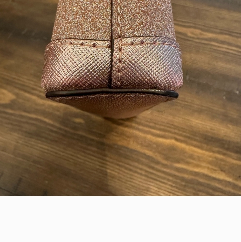 Kate Spade EUC rose gold shimmer crossbody. - Picture 4 of 8